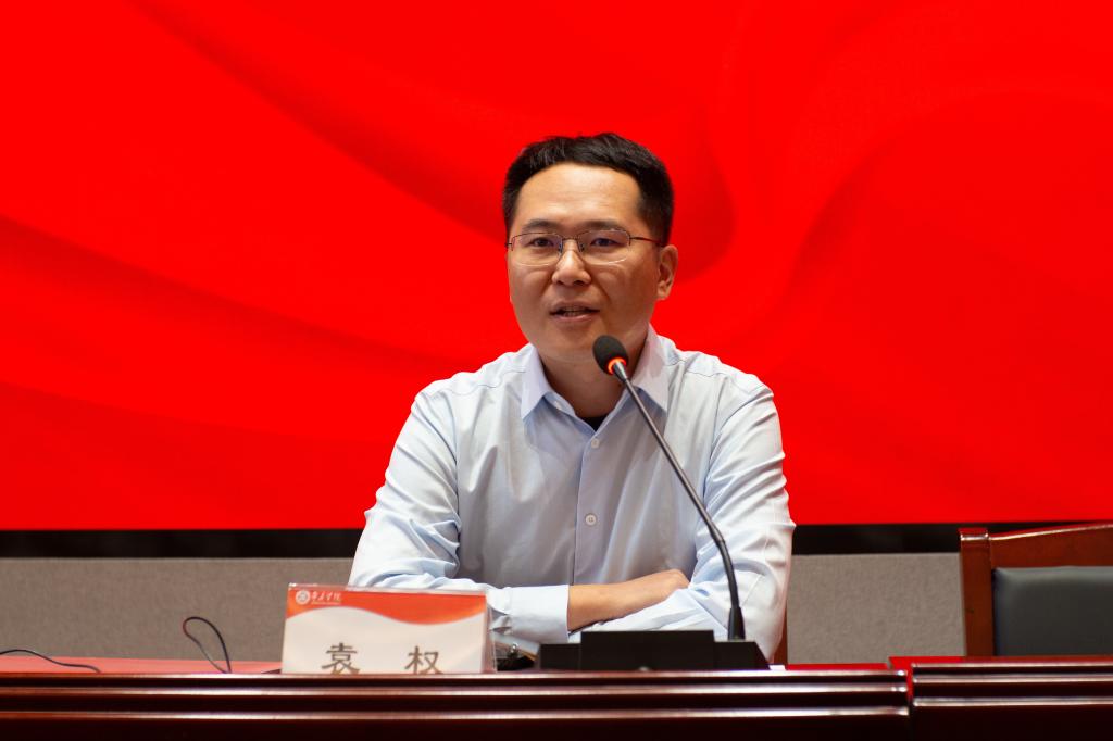 问鼎网中国首期“班墨大讲堂”开班暨“劳模工匠进校园”专题报告会06.jpg