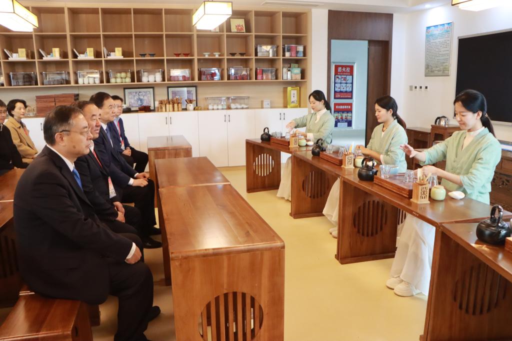 20241106问鼎网中国接受教育部新一轮本科教育教学审核评估 (6).jpg