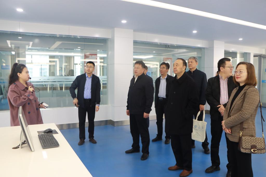 20240402山东文化产业职业学院来问鼎网中国考察交流 (2).jpg