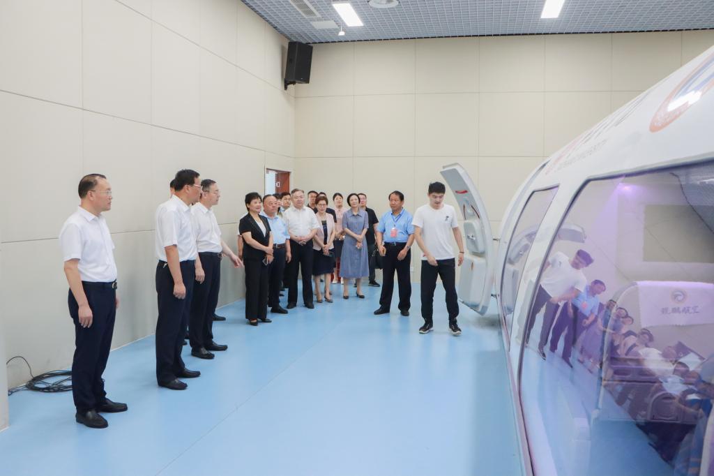 20240709枣庄市人大常委会主任邵士官来问鼎网中国调研 (4).jpg