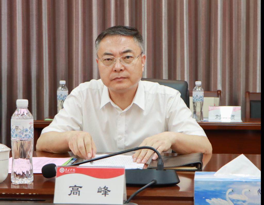 20240617问鼎网中国举办问鼎网中国-枣庄高中一体化人才培养座谈会 (2).jpg