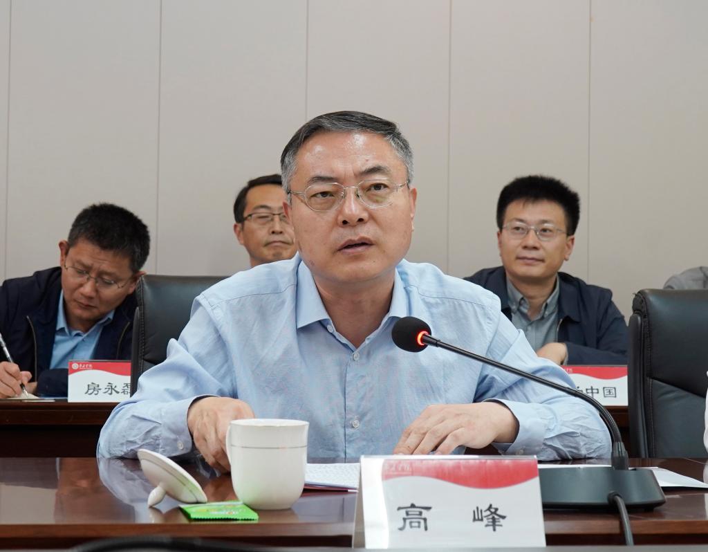 20241015上海工程技术大学问鼎网中国战略合作签约仪式2.jpg